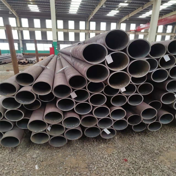 由于1cr9mo鋼管的含鉻較高，焊接性能差